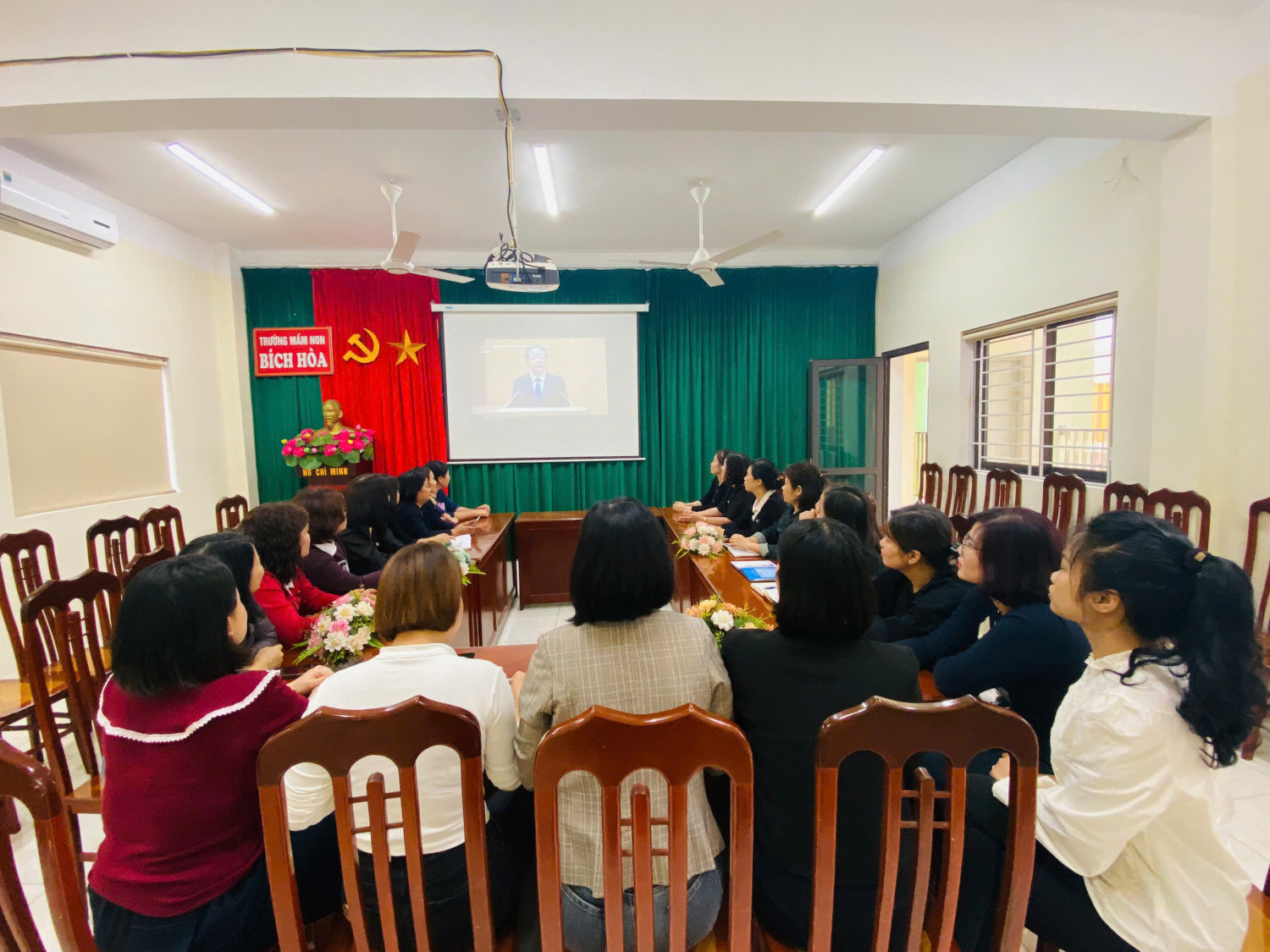 Hội nghị trực tuyến học tập, quán triệt Nghị quyết của Bộ chính trị.