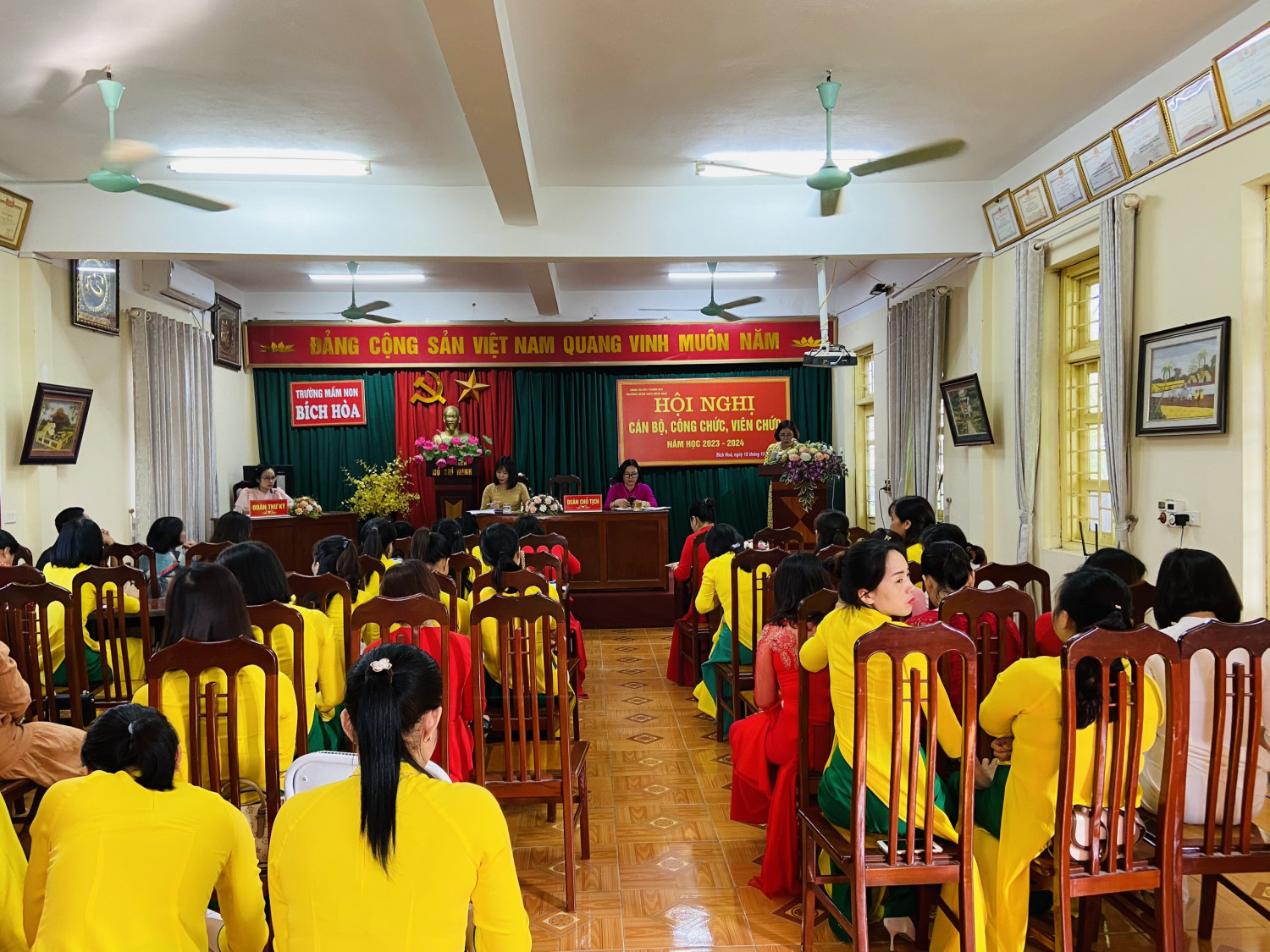 Đại hội công nhân viên chức năm học 2023- 2024